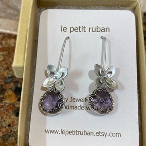 *****PRICE DROP*****  NWT SILVERTONE AND AMETHYST COLOR STONE EARRINGS